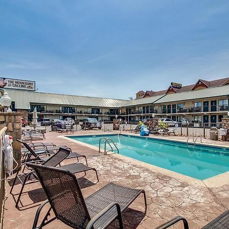 Mountain Breeze Motel Pigeon Forge Extérieur photo