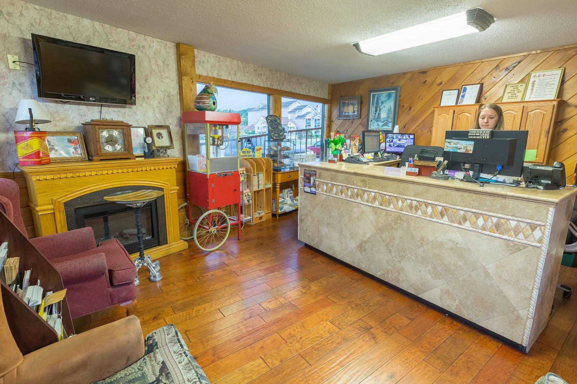 Mountain Breeze Motel Pigeon Forge Extérieur photo