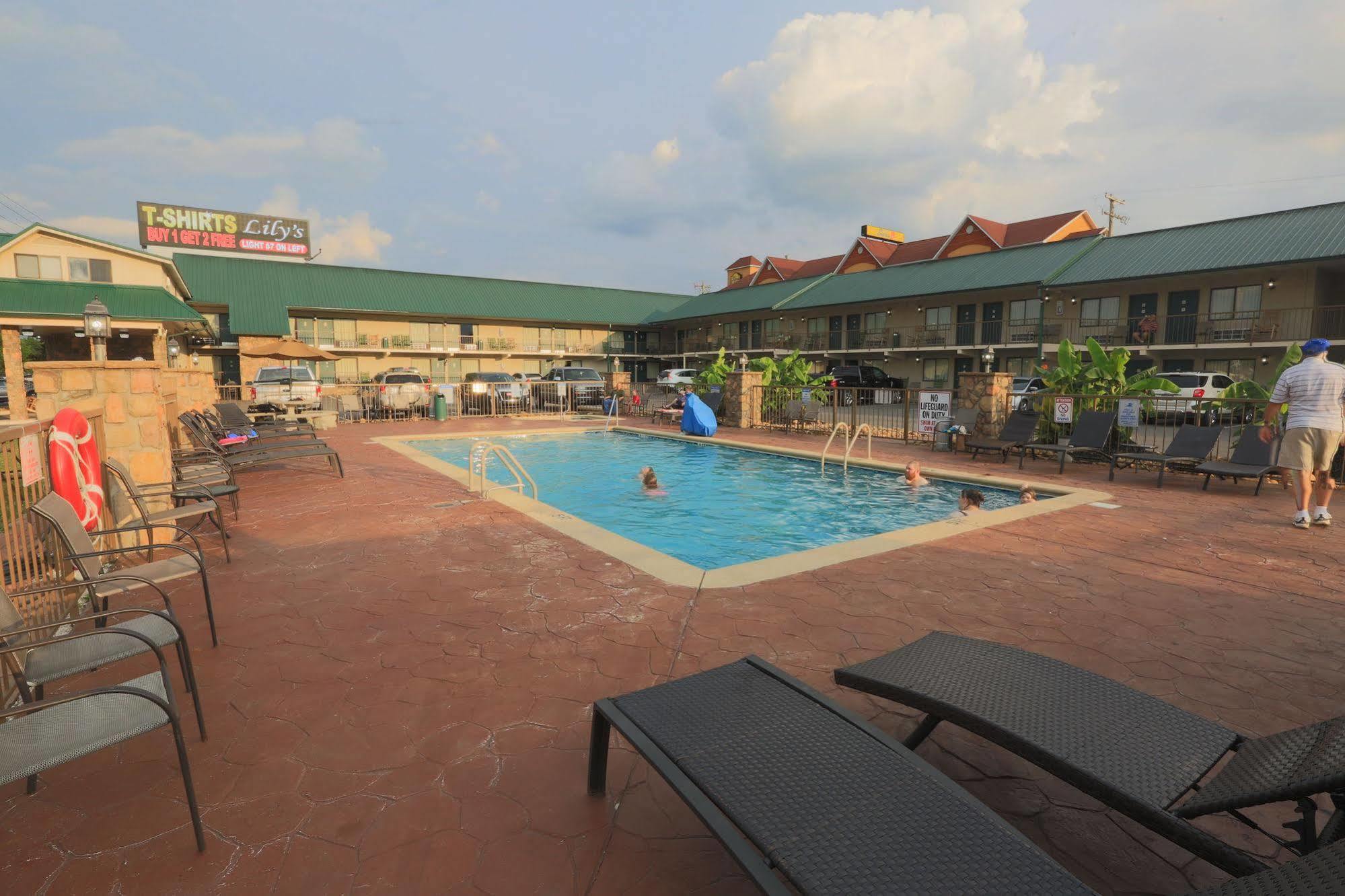 Mountain Breeze Motel Pigeon Forge Extérieur photo