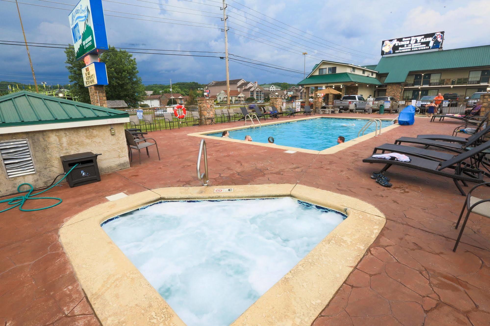Mountain Breeze Motel Pigeon Forge Extérieur photo